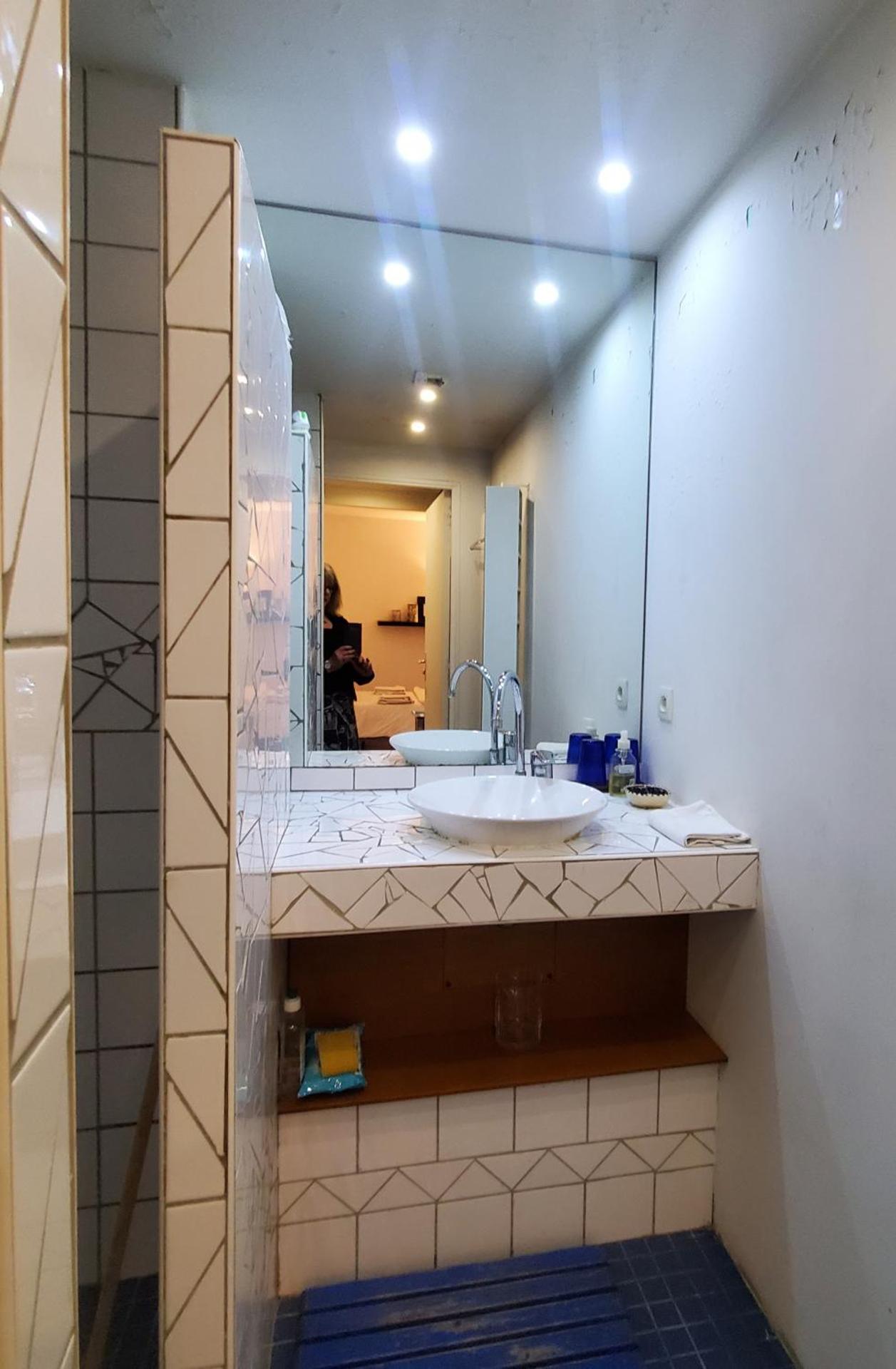 Une chambre à Paris 20eme avec un petit jardin