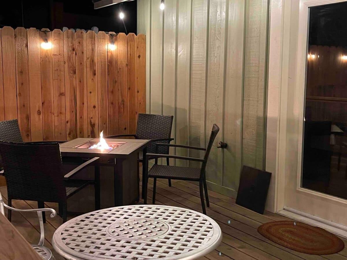 #3 Cottage Like Suite With Private Hot Tub