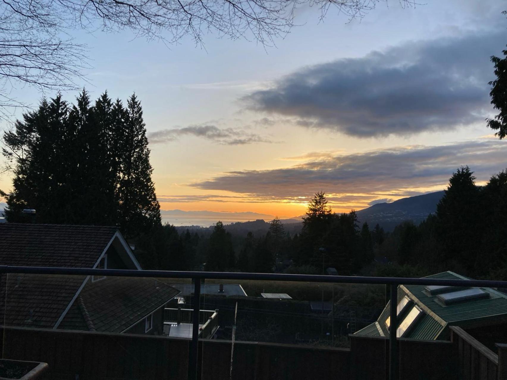 Seymour Private Bedroom, Ensuite Bathroom with Shared Pool, Hot Tub with Views