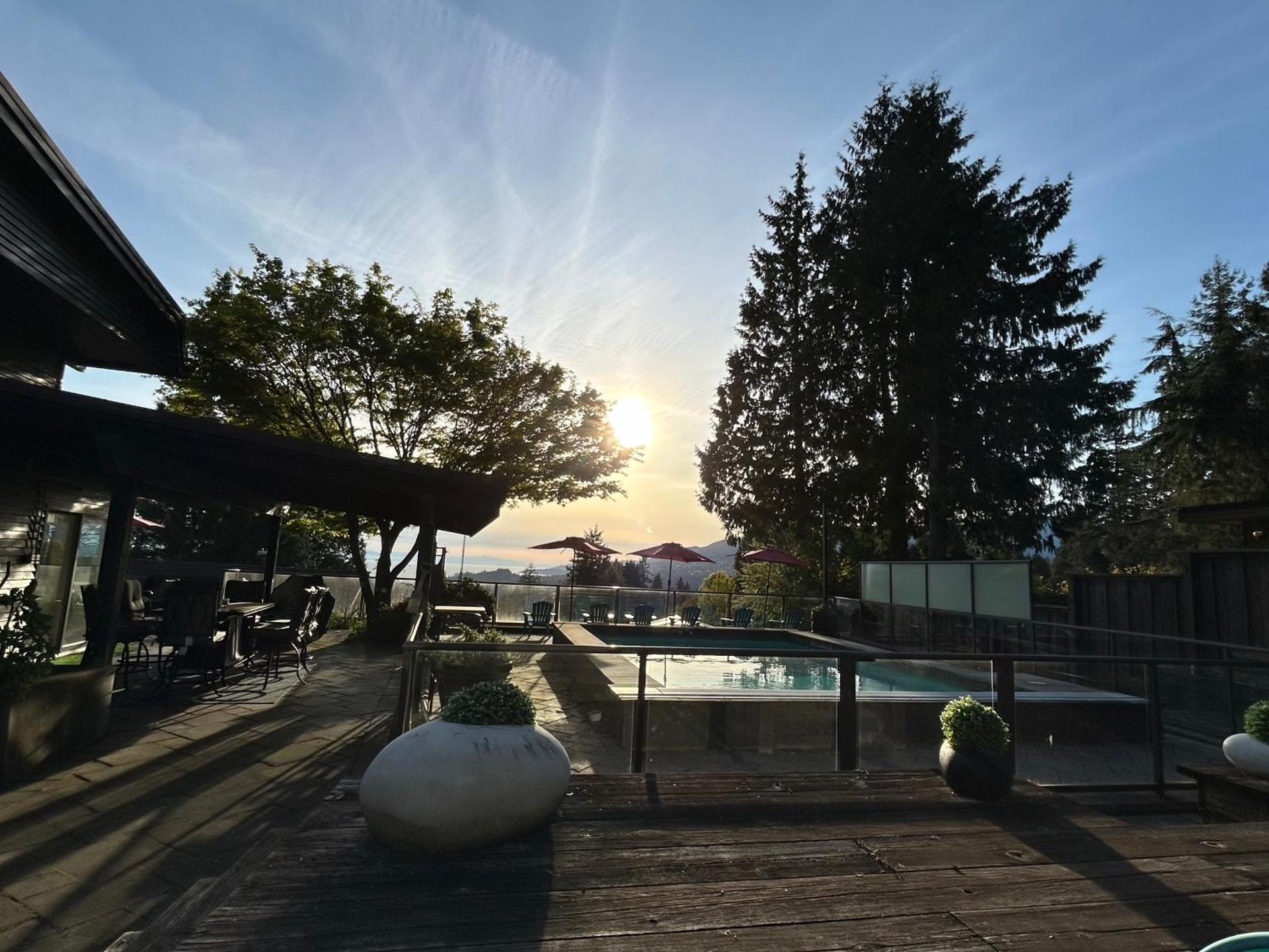 Seymour Private Bedroom, Ensuite Bathroom with Shared Pool, Hot Tub with Views