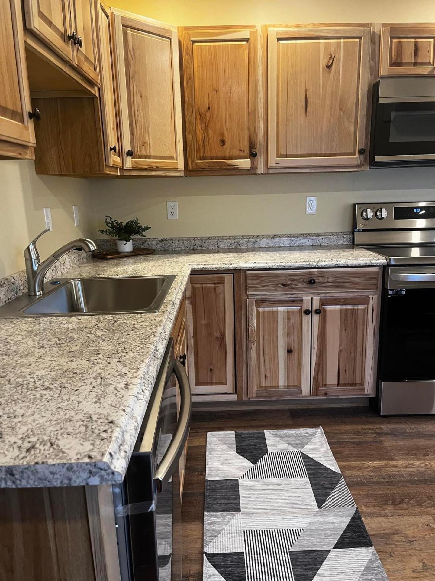 Rhodopa Guest House at Yellowstone #9