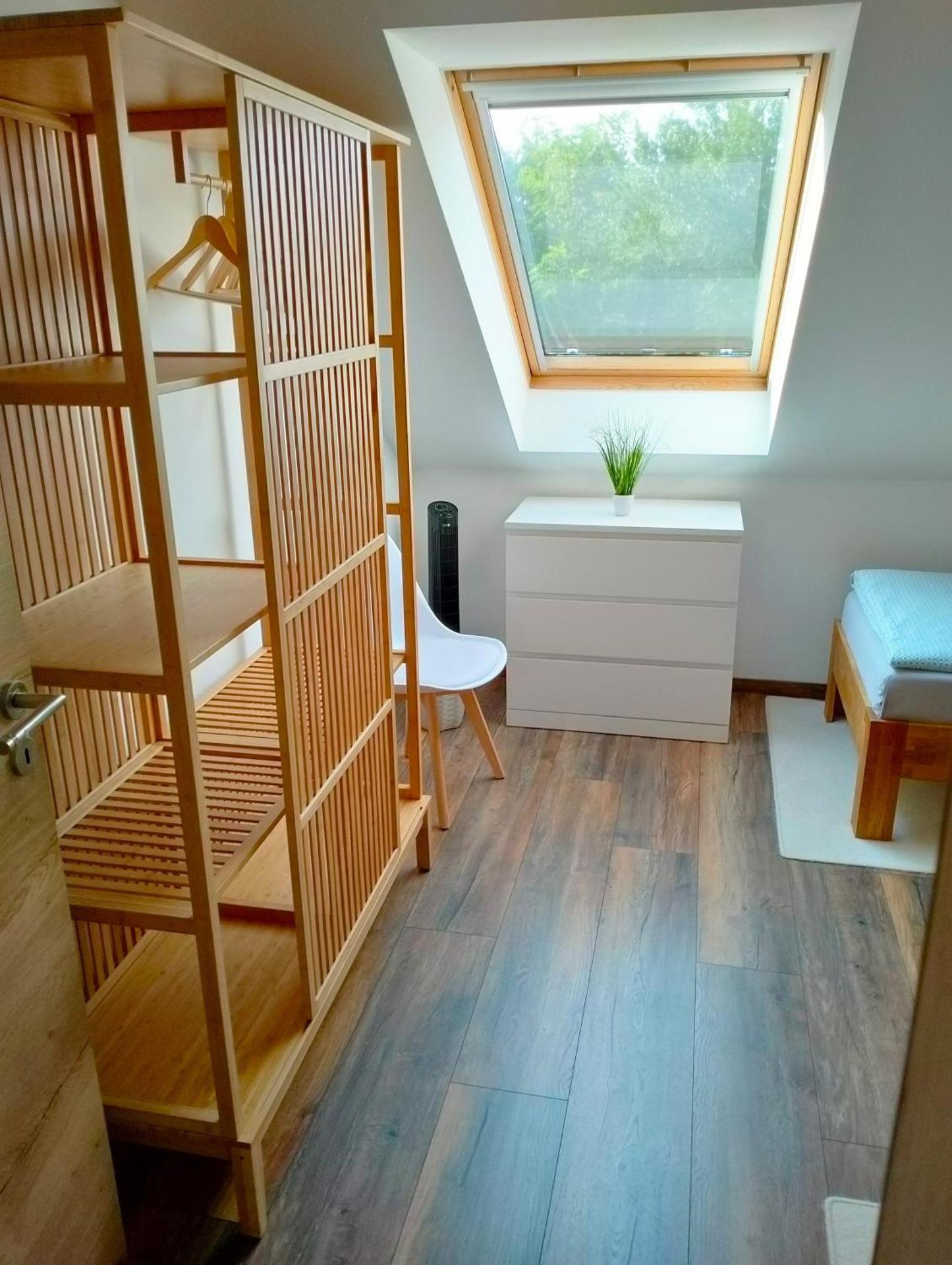 Ferienwohnung Am Waldesrand - Garten, Terrasse, Grill, Luftkühler, Massagesessel, Kinderspielecke, Spielekonsole