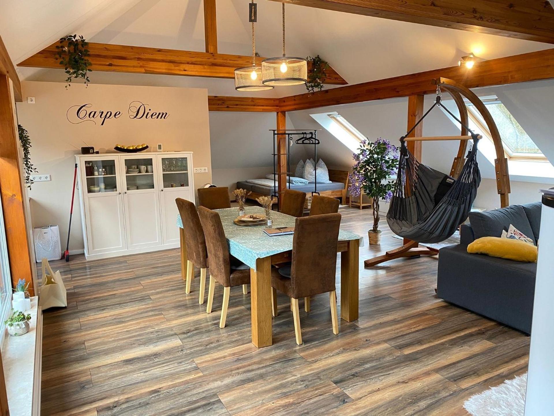 Ferienwohnung Am Waldesrand - Garten, Terrasse, Grill, Luftkühler, Massagesessel, Kinderspielecke, Spielekonsole