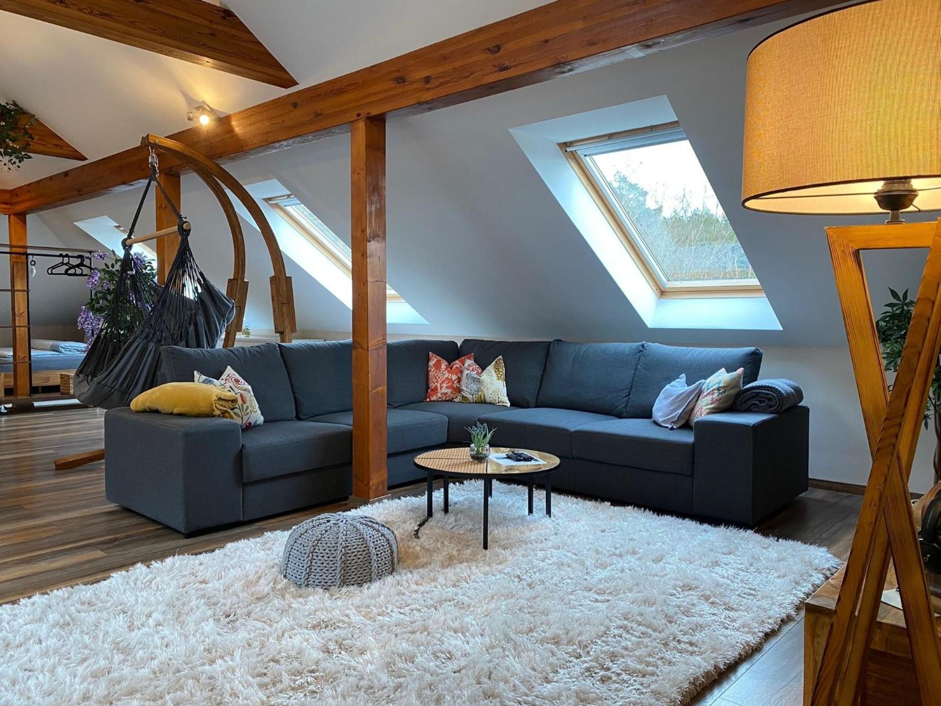 Ferienwohnung Am Waldesrand - Garten, Terrasse, Grill, Luftkühler, Massagesessel, Kinderspielecke, Spielekonsole