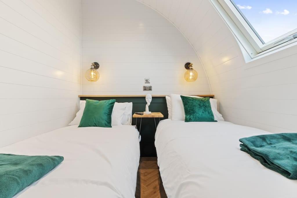 Choller Lodges - The Barn House With Hot Tub