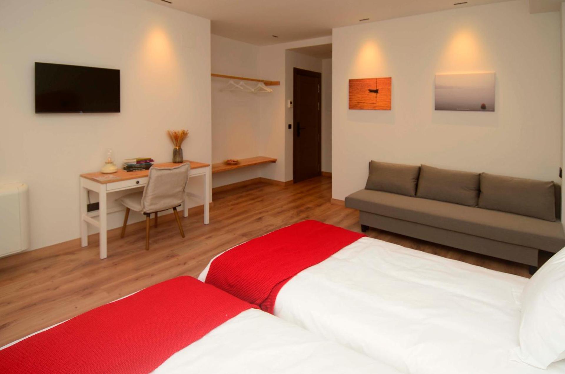 Communal lounge/ TV room