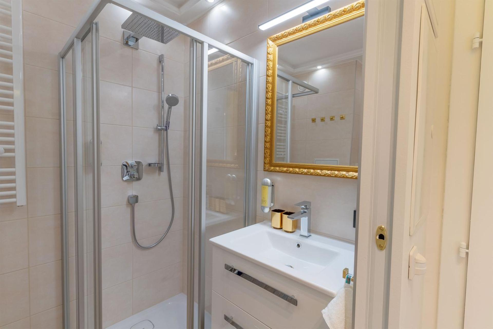 CT-GOLD Penthouse Bodensdorf Amatera privater Seezugang Hallenbad, Skiarena Gerlitzen