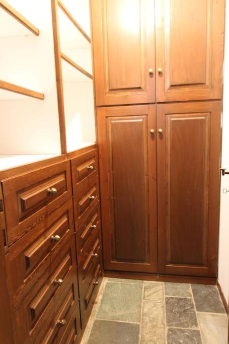 Raise Polydrosos Traditional Getaway