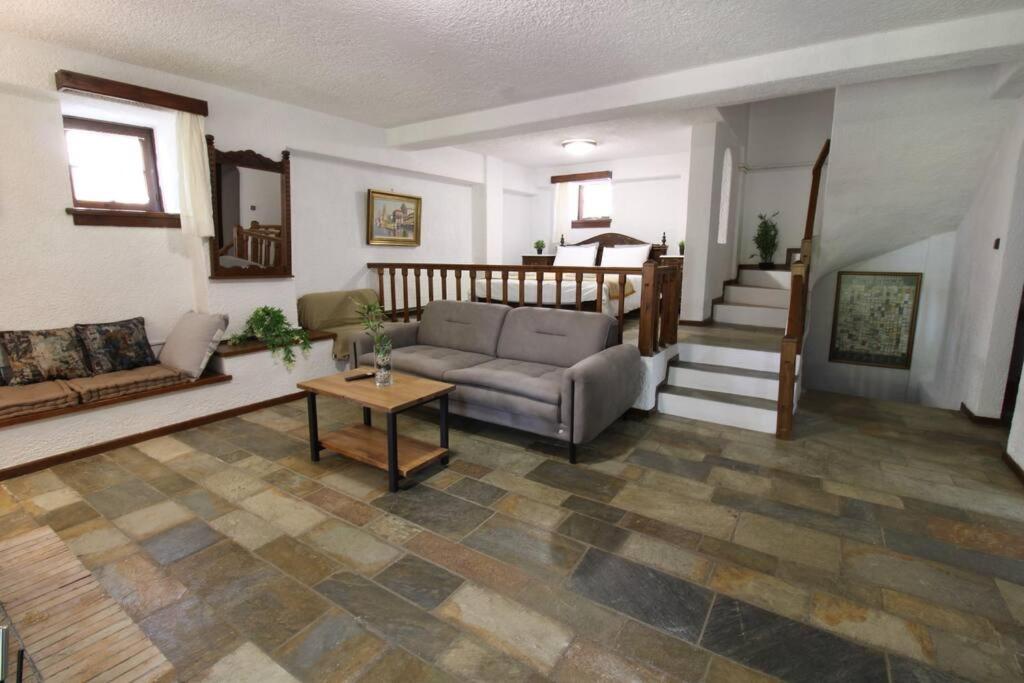 Raise Polydrosos Traditional Getaway