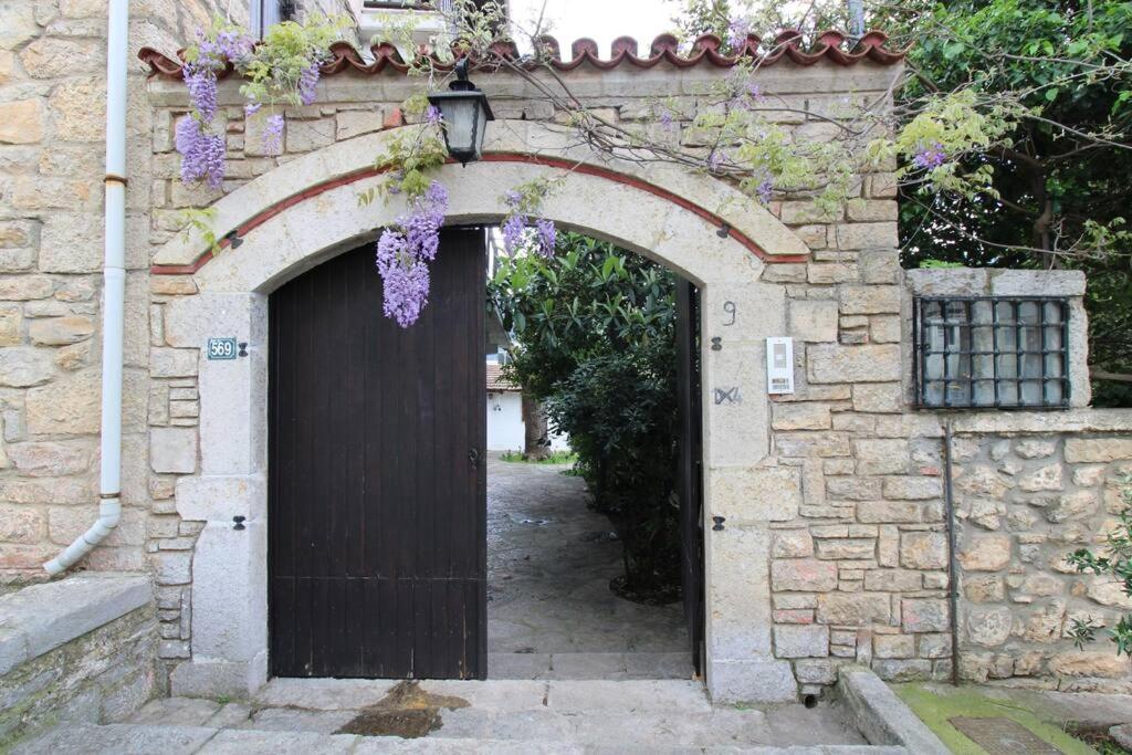 Raise Polydrosos Traditional Getaway