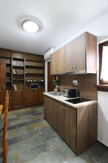 Raise Polydrosos Traditional Getaway