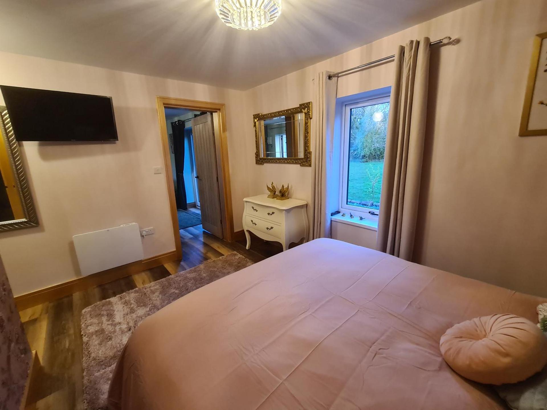 The Nest by Blake view holidays, a peaceful boutique retreat, 3 miles from Ennerdale- small twin or king bed available