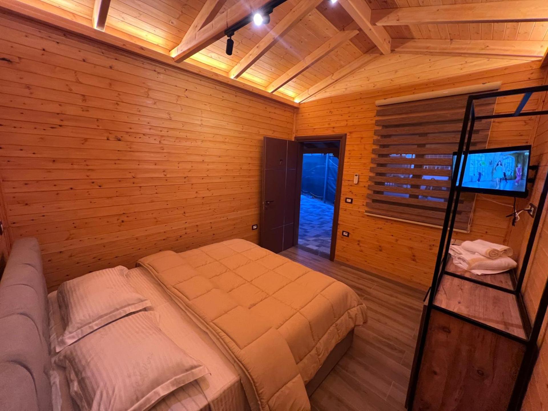 Classic One-Bedroom Apartment with King Bed