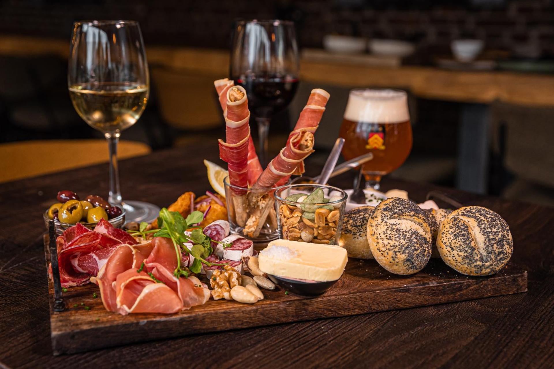 Restaurant/places to eat