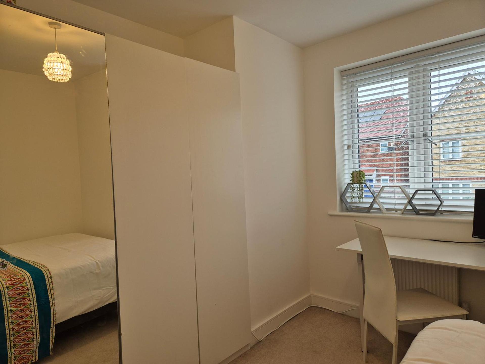 Double Room in a shared 4 bedroom family home in Broomfield