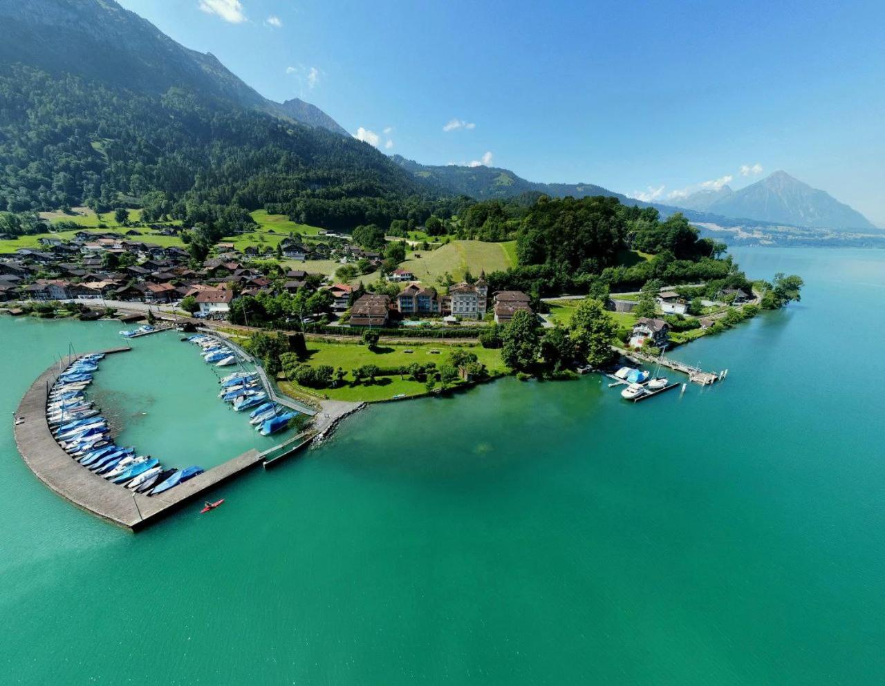 HID AG: Lakeview Studio mit Parkplatz und Balkon