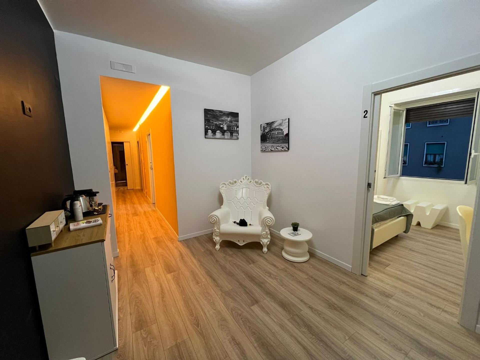 Communal lounge/ TV room