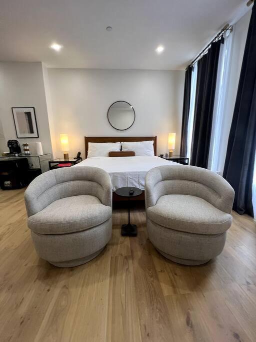 DTWN Historic Hotel, West Market Square View, King Bed, Room # 200