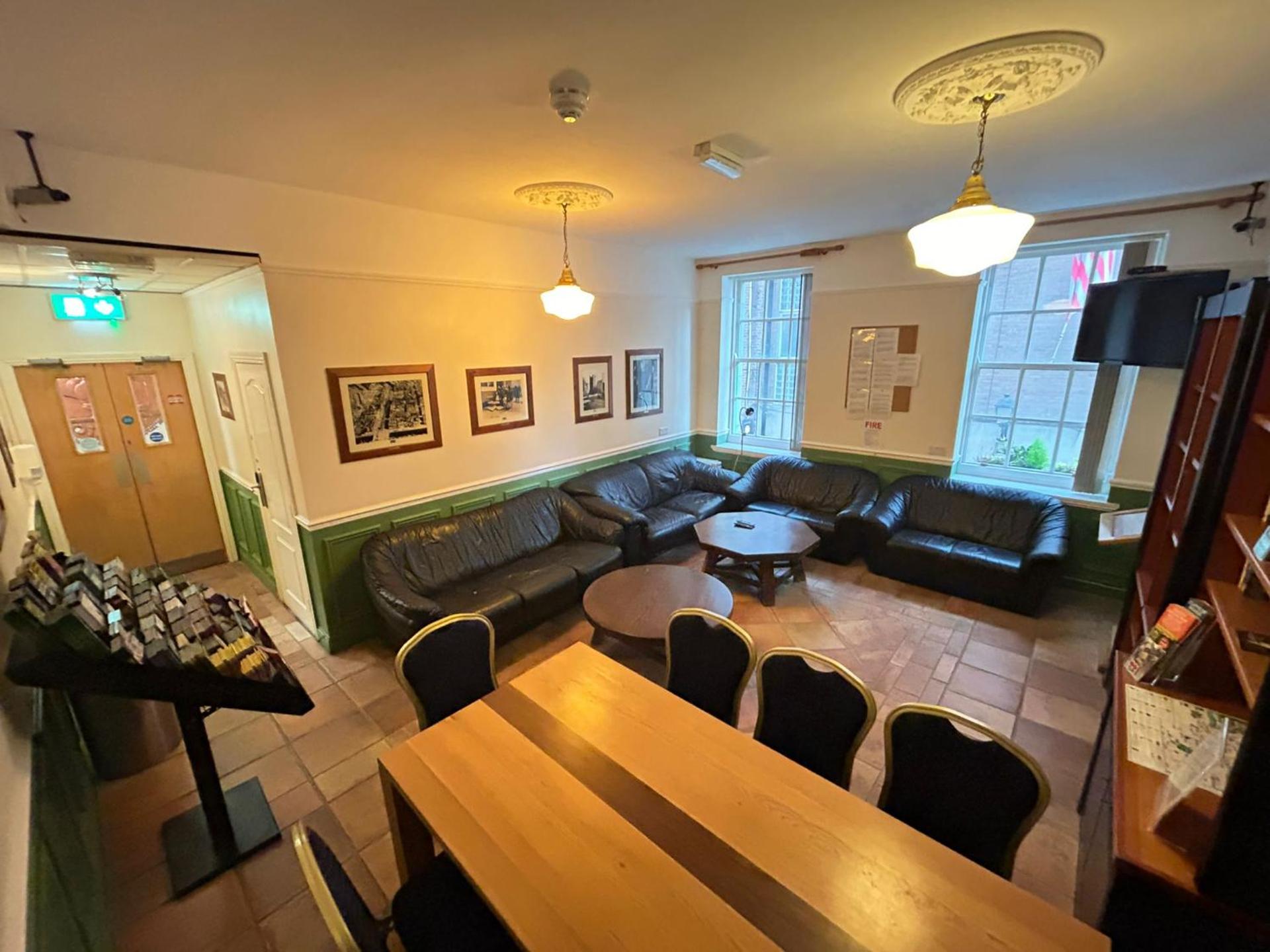 Communal lounge/ TV room