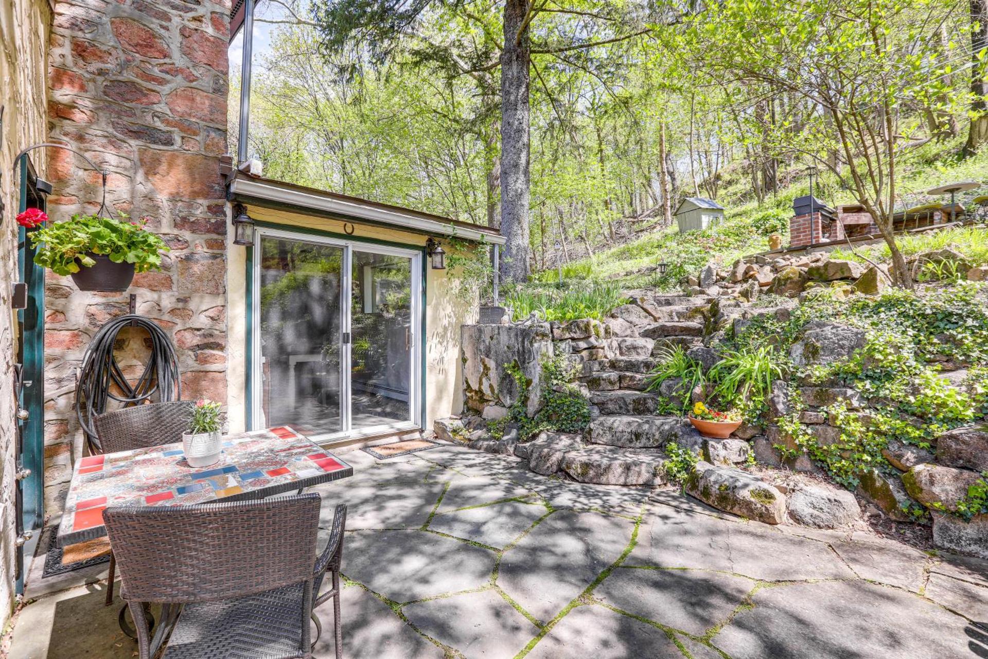 Lambertville Retreat - Walk to Shopping and Dining!