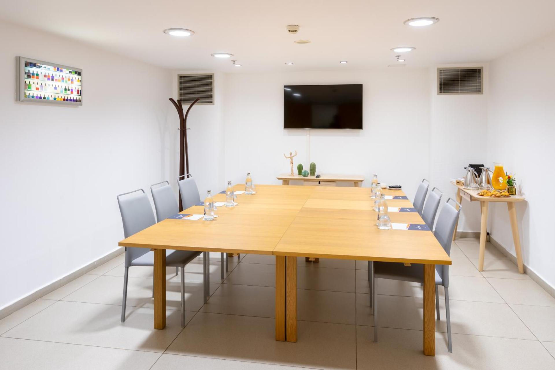 Meeting/conference room