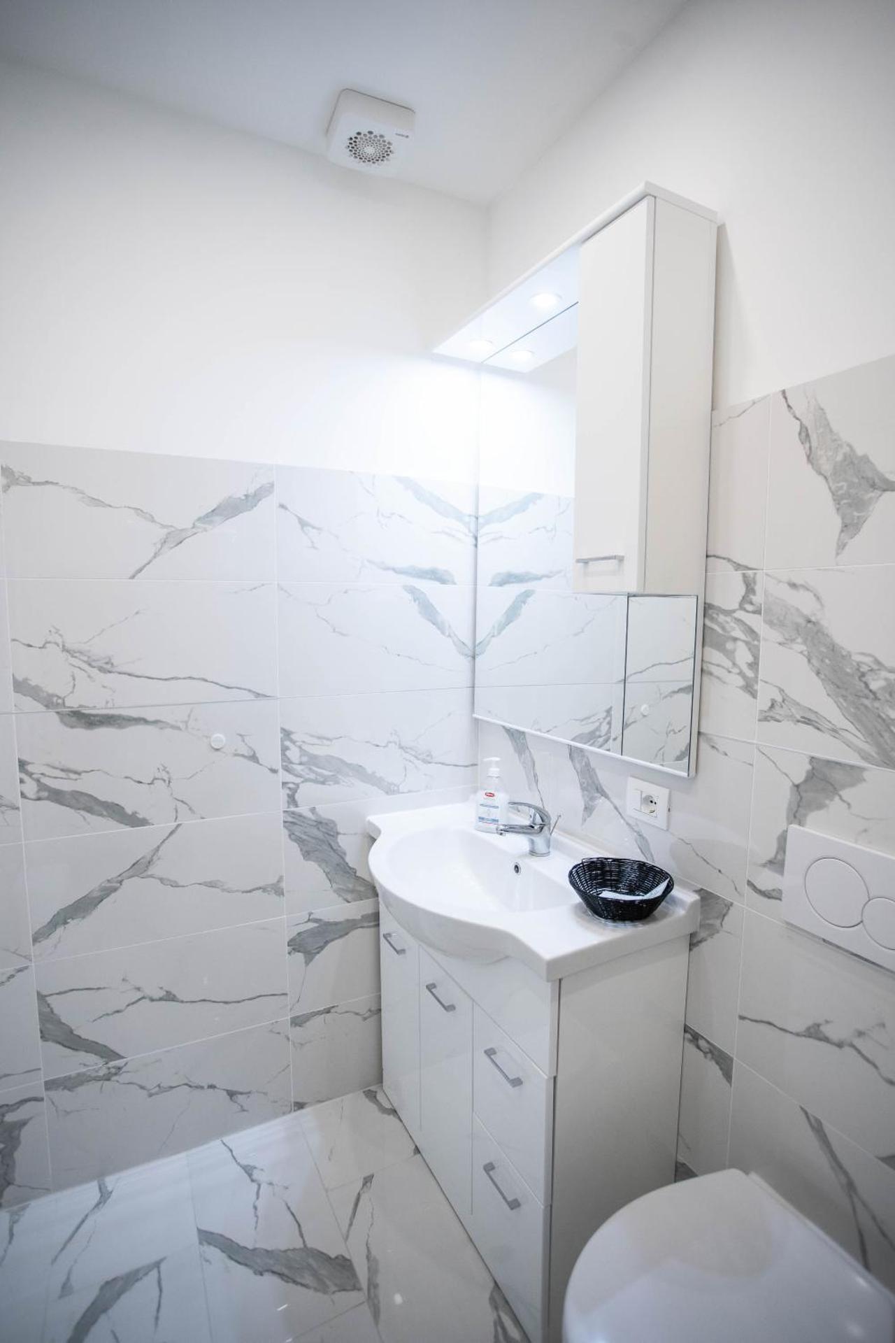 Dobbeltværelse med eget badeværelse