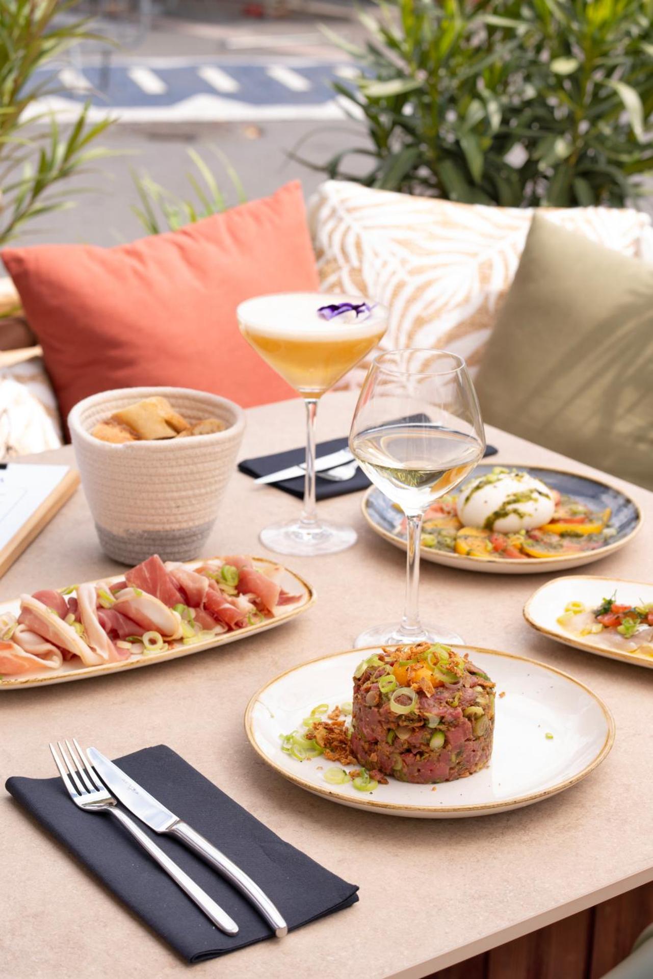 Restaurant/places to eat