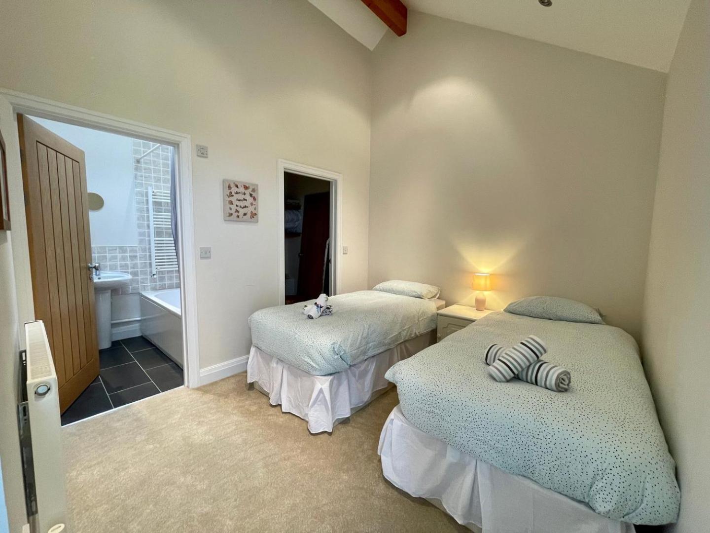 Cosy barn with views in Wick Vale of Glamorgan