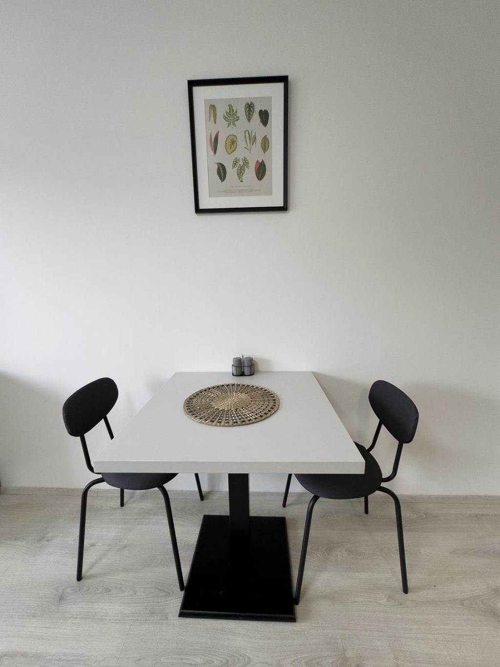 Edmund's apartments 22