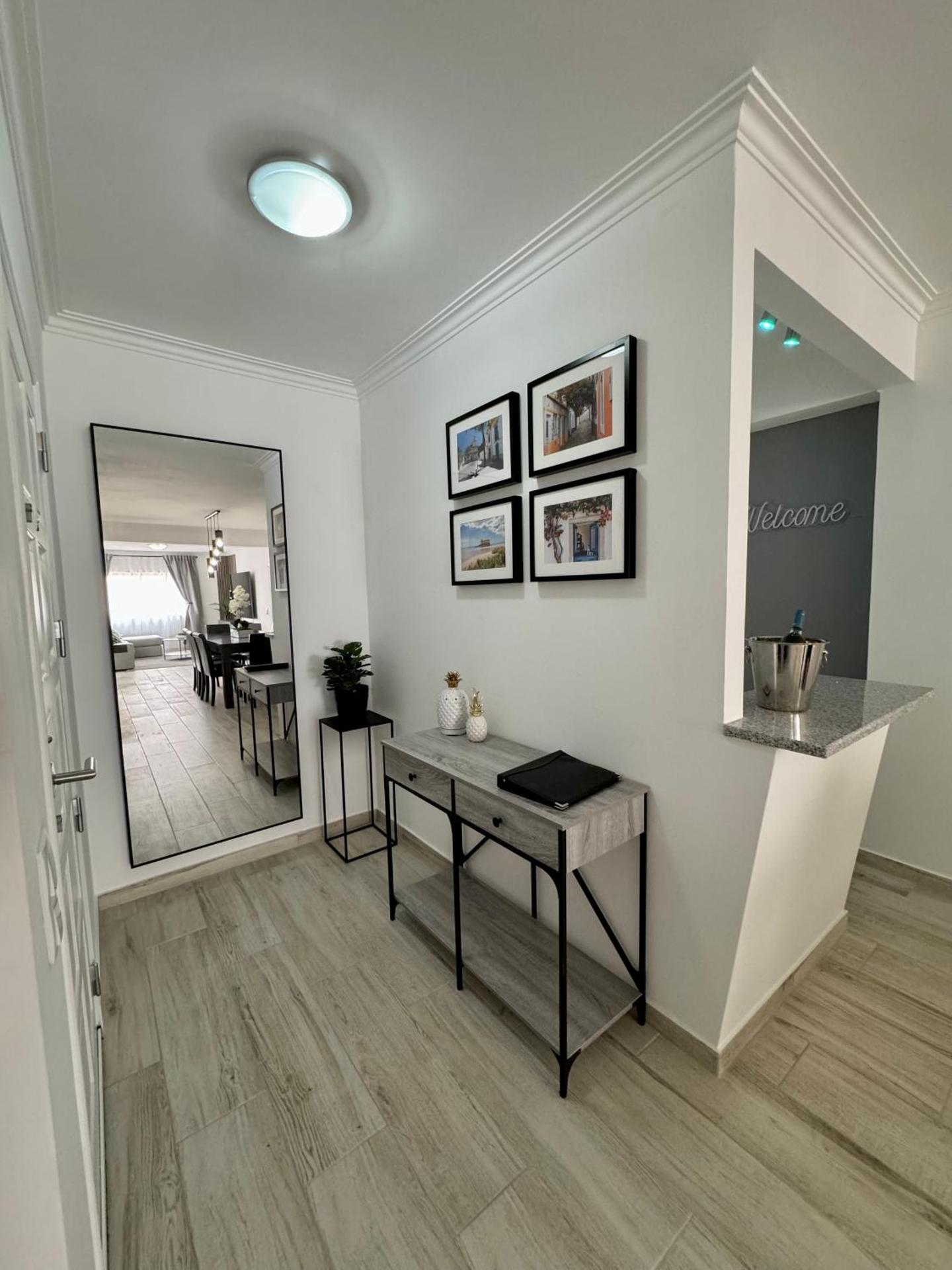 Princess Retreat Beautiful Modern Aprt 2 min walk from Quarteira Beach