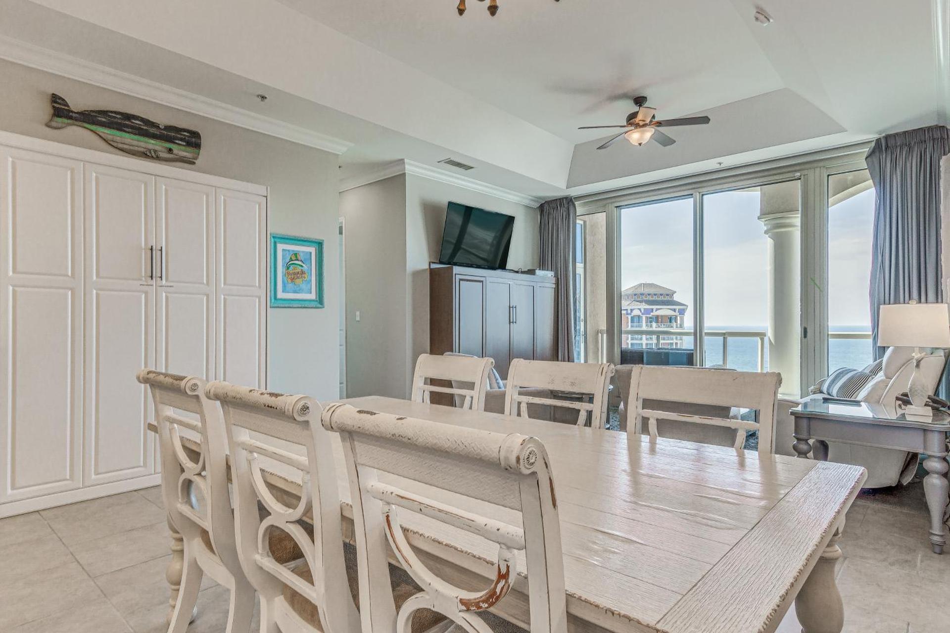 Pensacola Beach Penthouse with View and Pool Access!