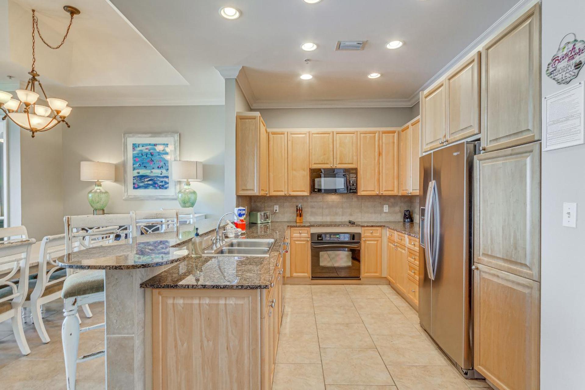 Pensacola Beach Penthouse with View and Pool Access!