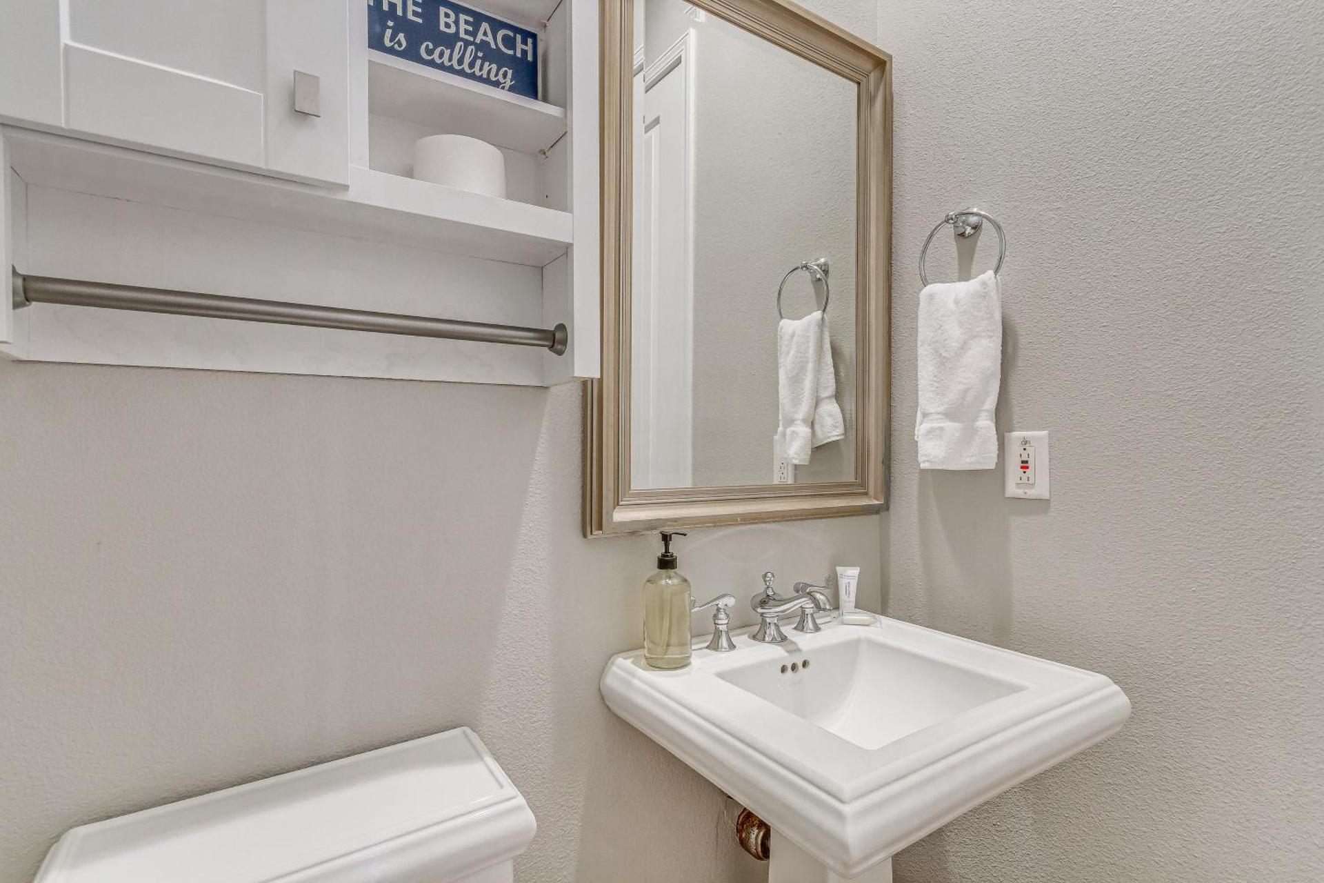 Pensacola Beach Penthouse with View and Pool Access!