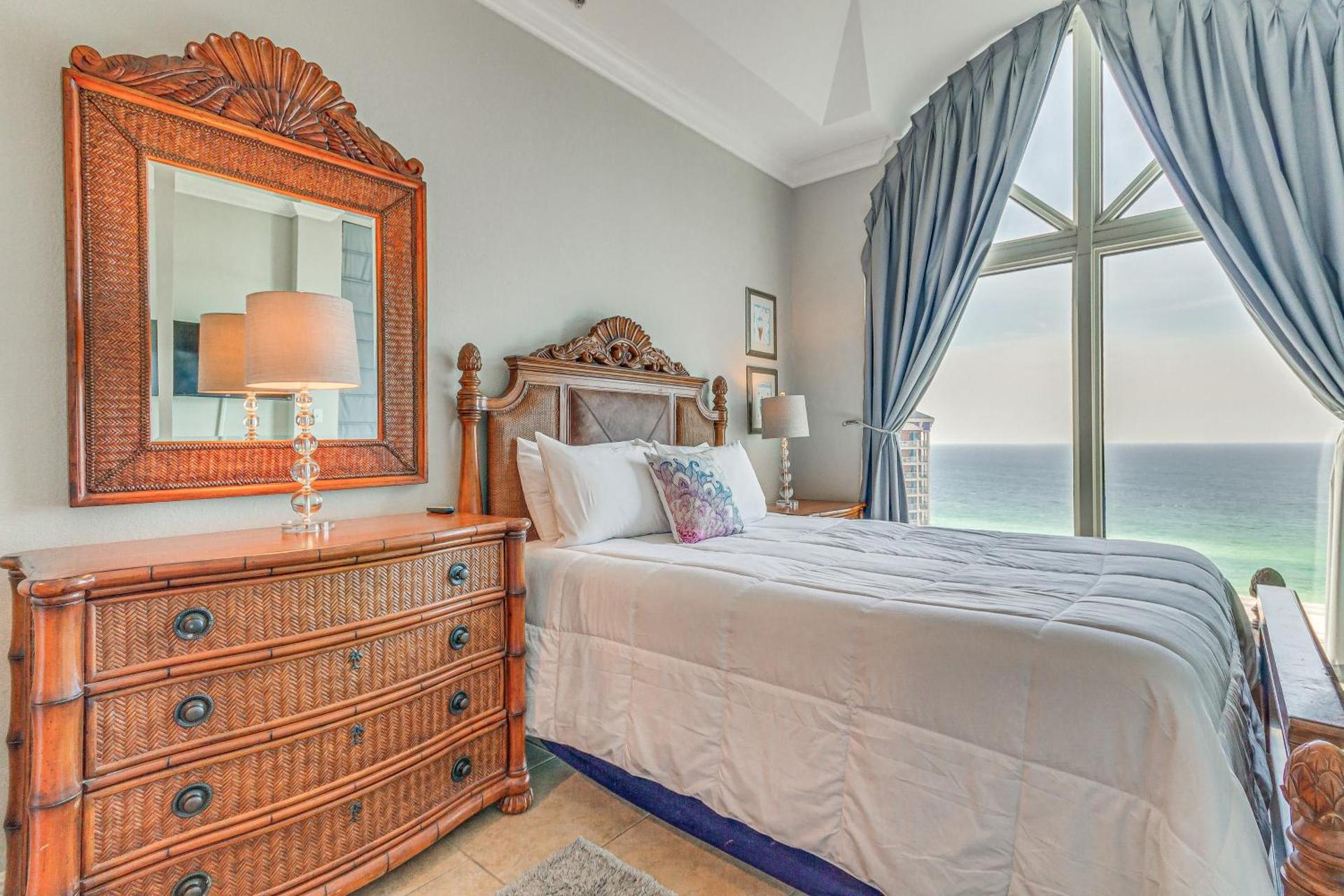 Pensacola Beach Penthouse with View and Pool Access!