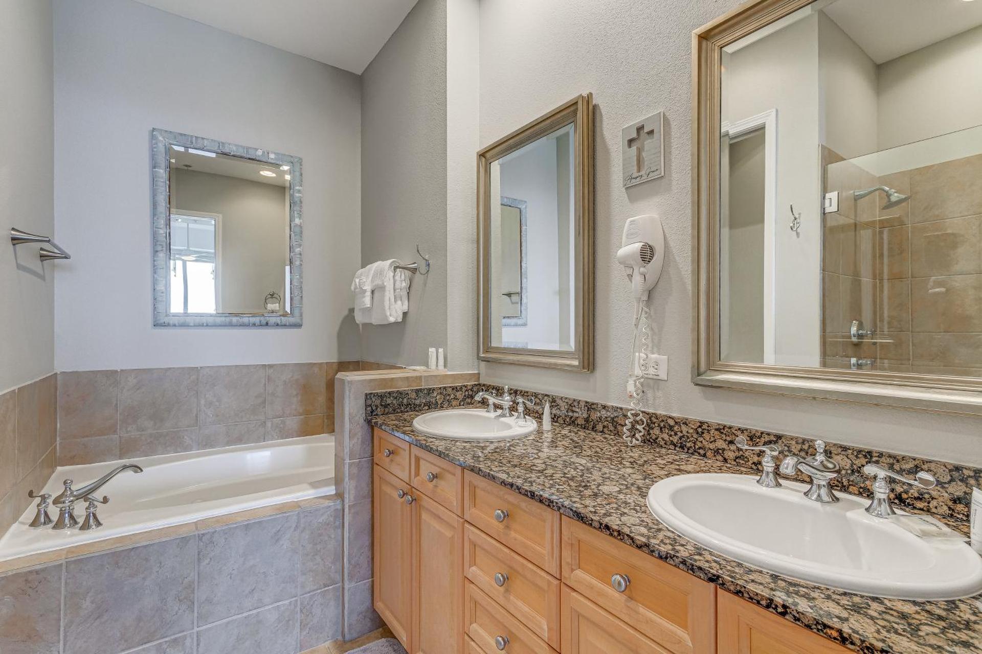 Pensacola Beach Penthouse with View and Pool Access!