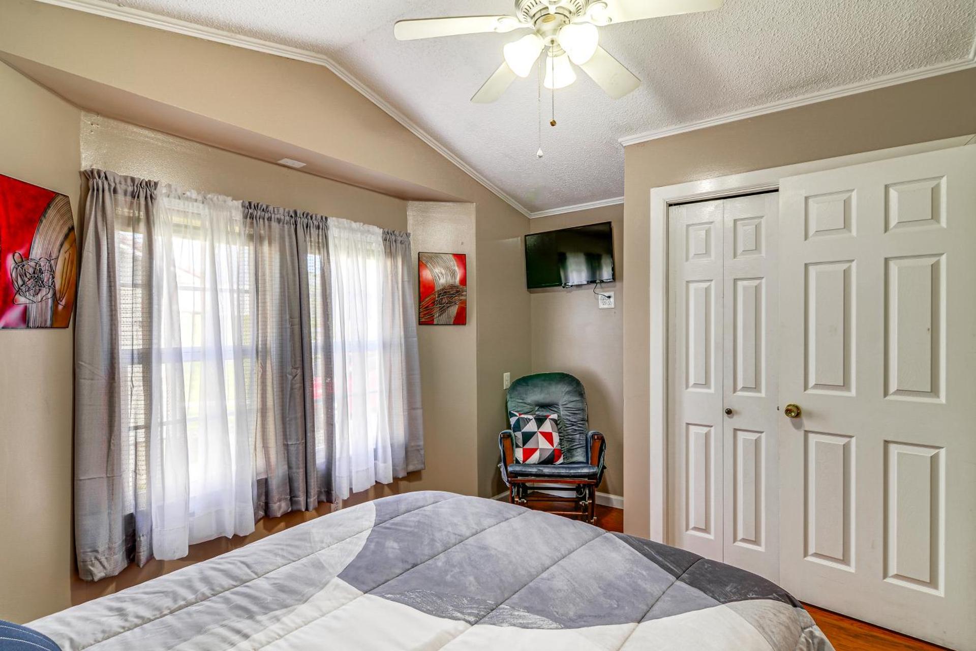 Pet-Friendly Corbin Vacation Rental about 4 Mi to Town