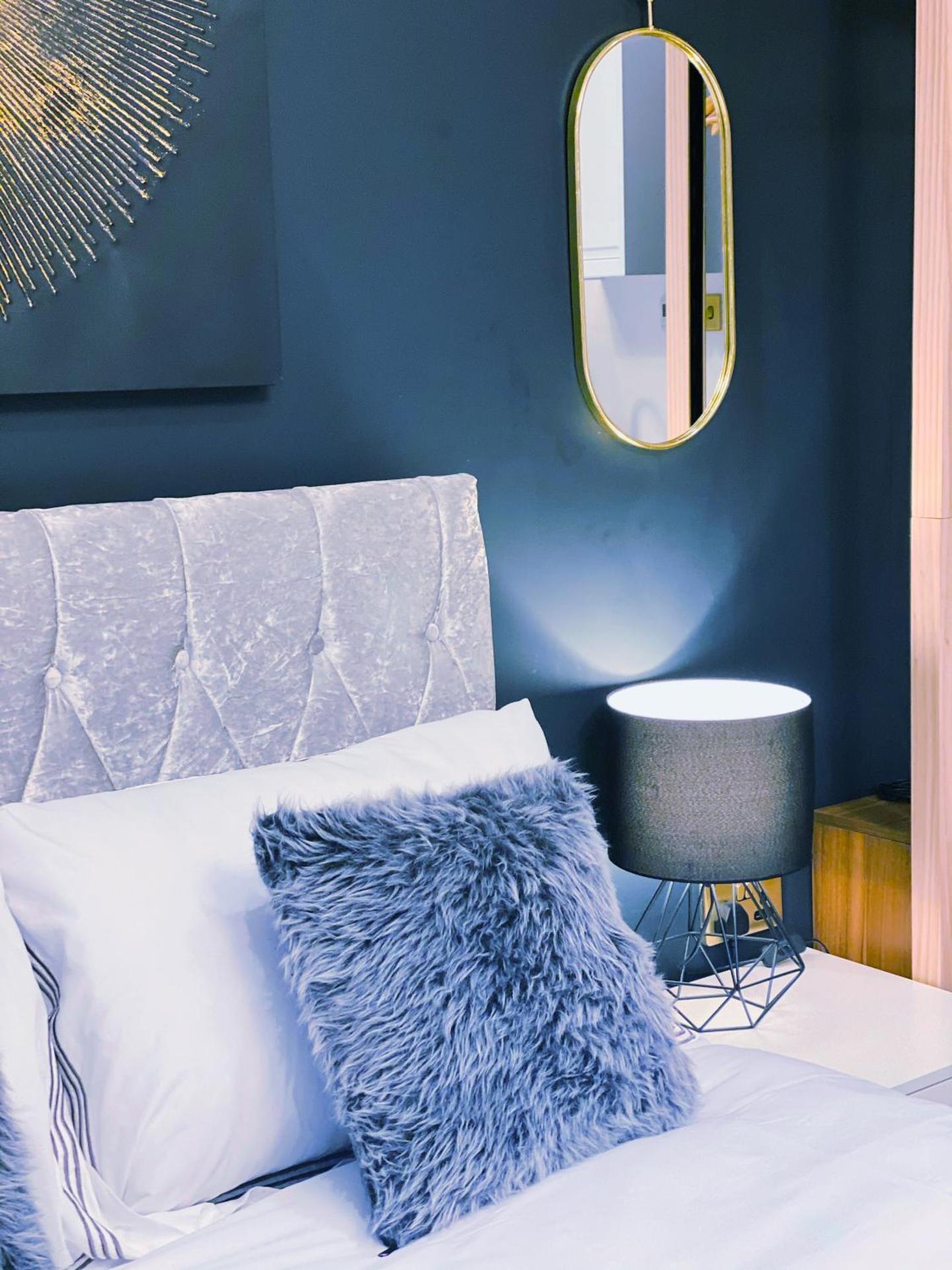 Duke and Duchess Apartments and Rooms - Private in Room Hot Tub Suites