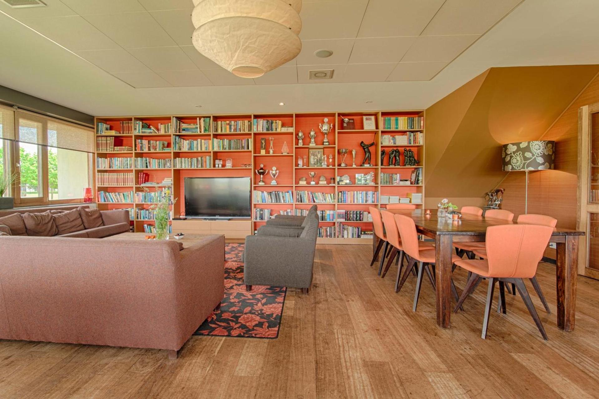 Communal lounge/ TV room