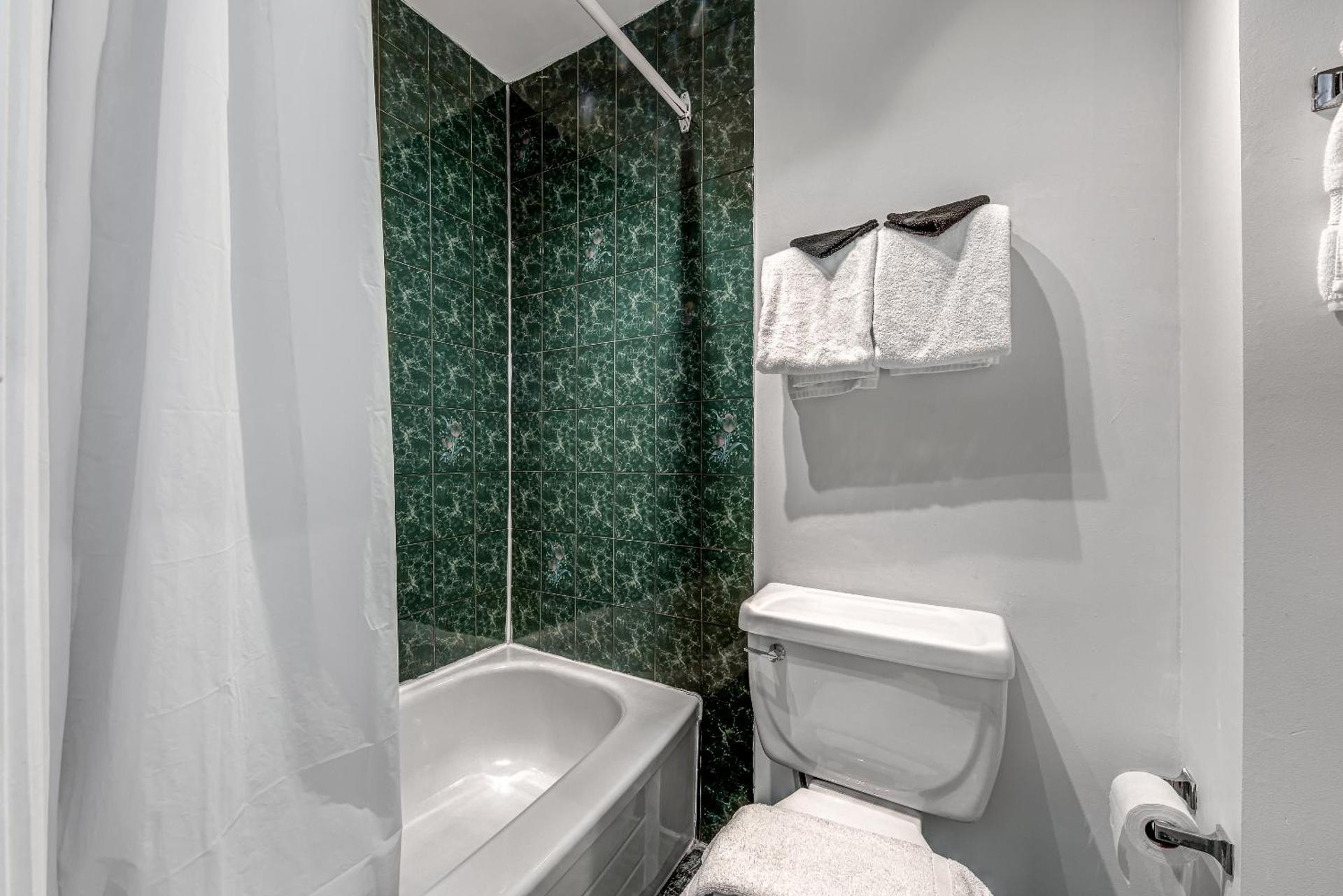 North House - Hôtel Automatisé Manoir des Remparts