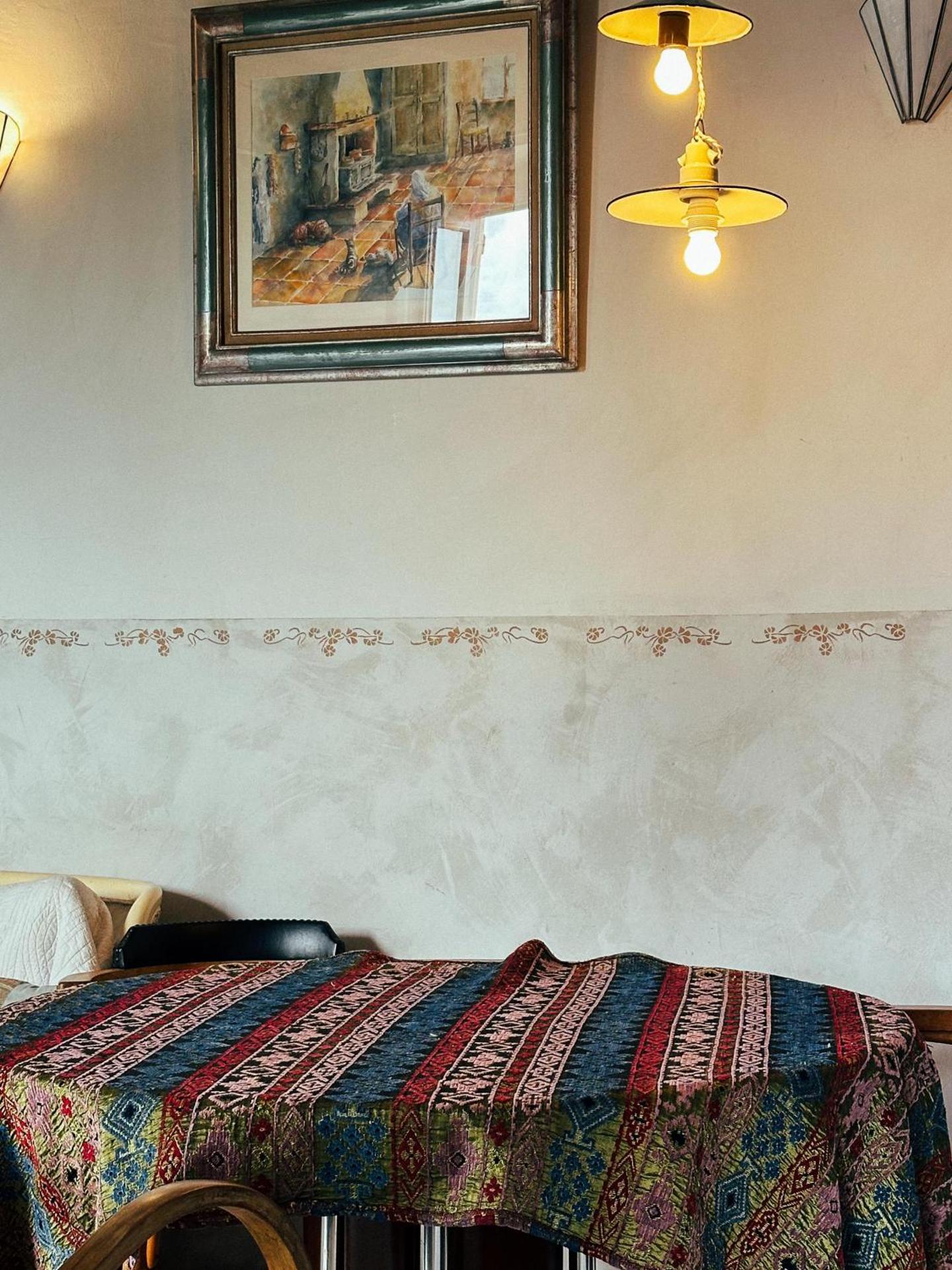 Casaluna, chambre climatisée dans maison de village