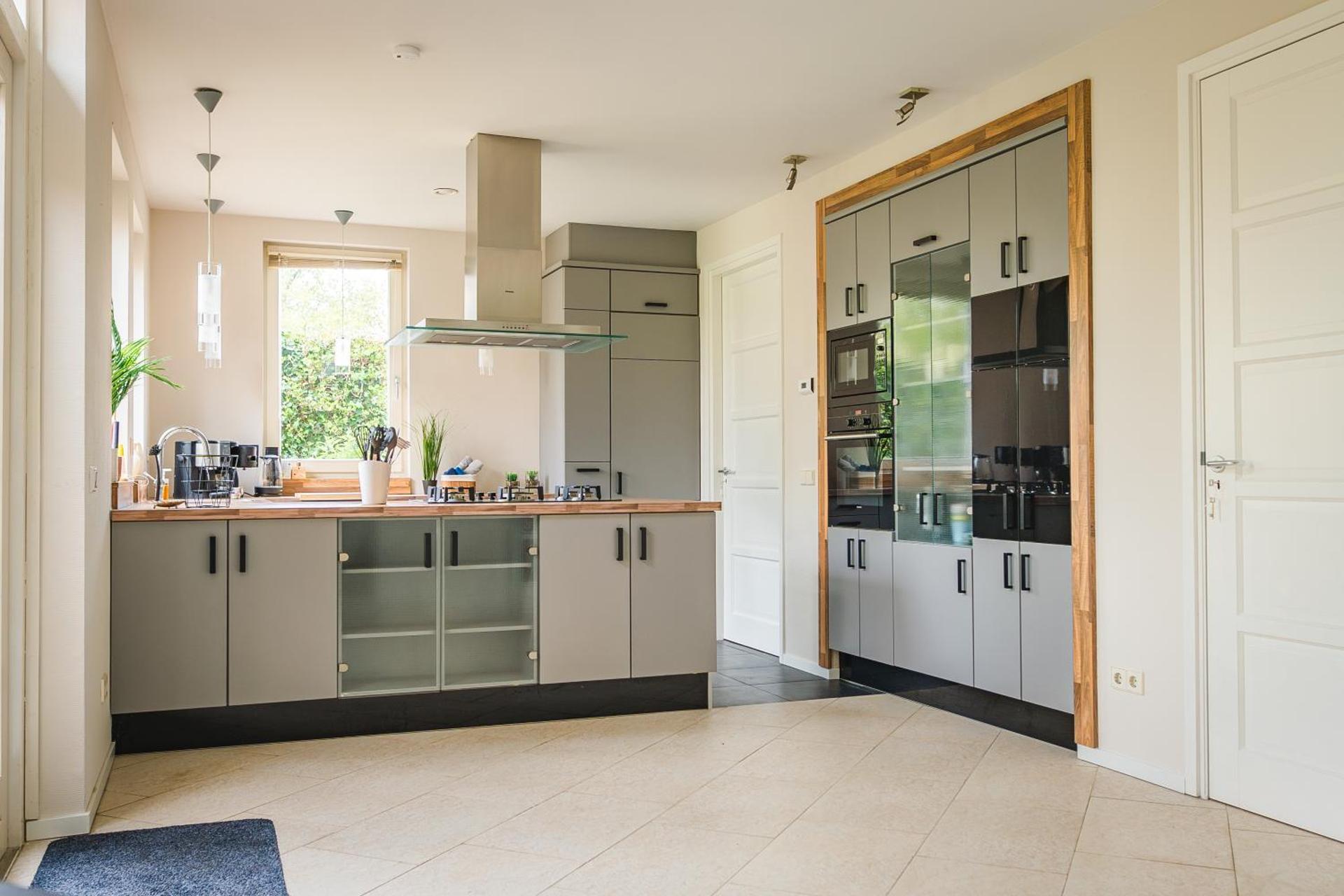 Newly renovated luxurious Villa / hottub / sauna / 7 bedrooms