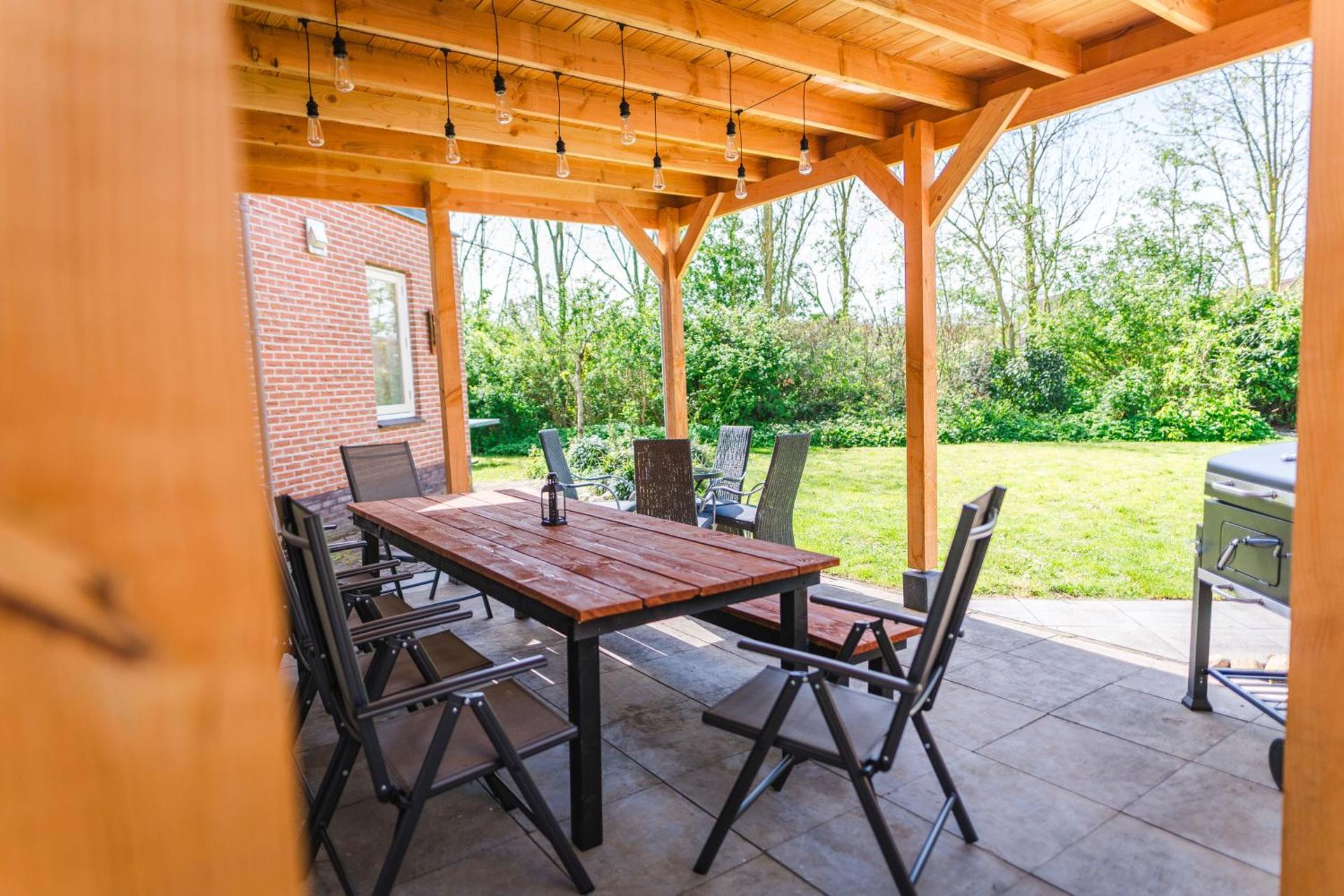 Newly renovated luxurious Villa / hottub / sauna / 7 bedrooms