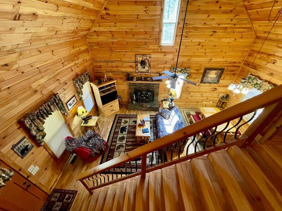 Cabin 2 bed close to Helen hot tub #15