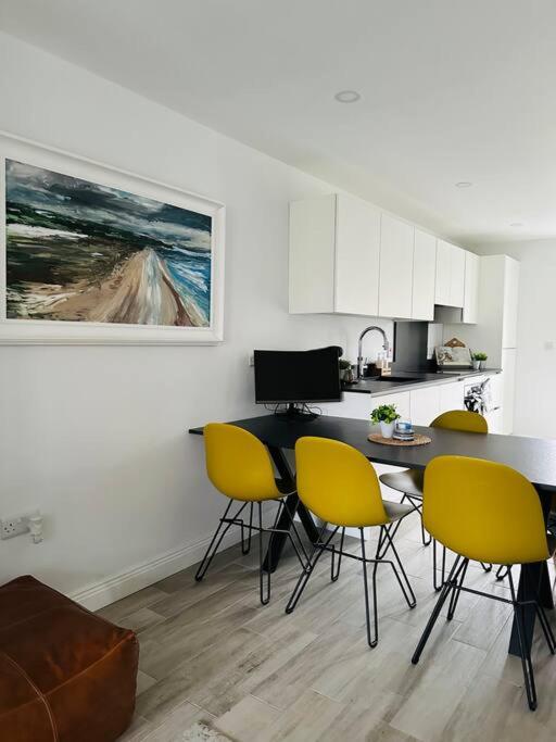 Coastal Haven 5 Bed Gem in Portrush Center