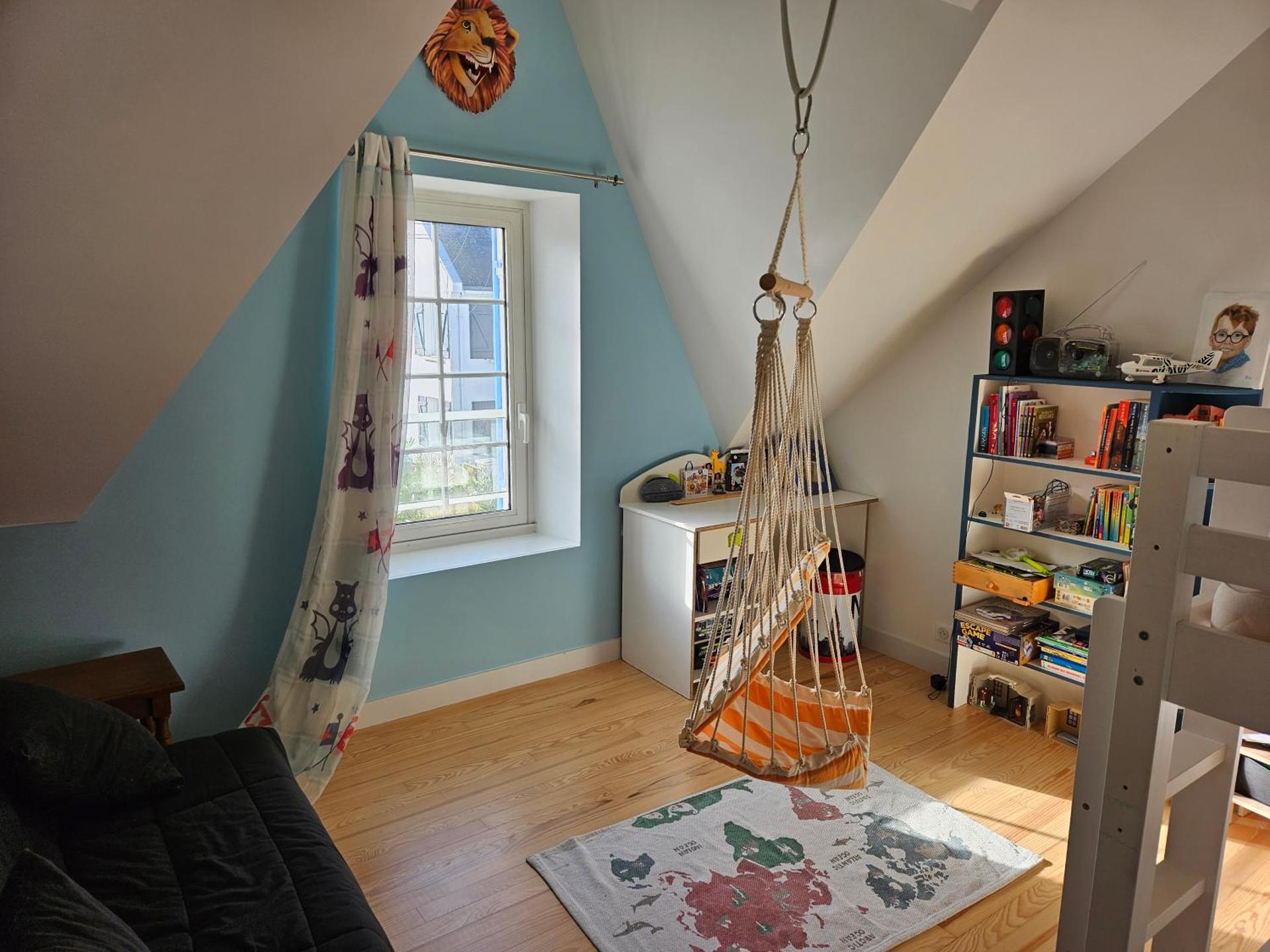 Deux maisons reunis par le jardin et sa cabine de plage, à 8min à pieds des plages et de l'océan