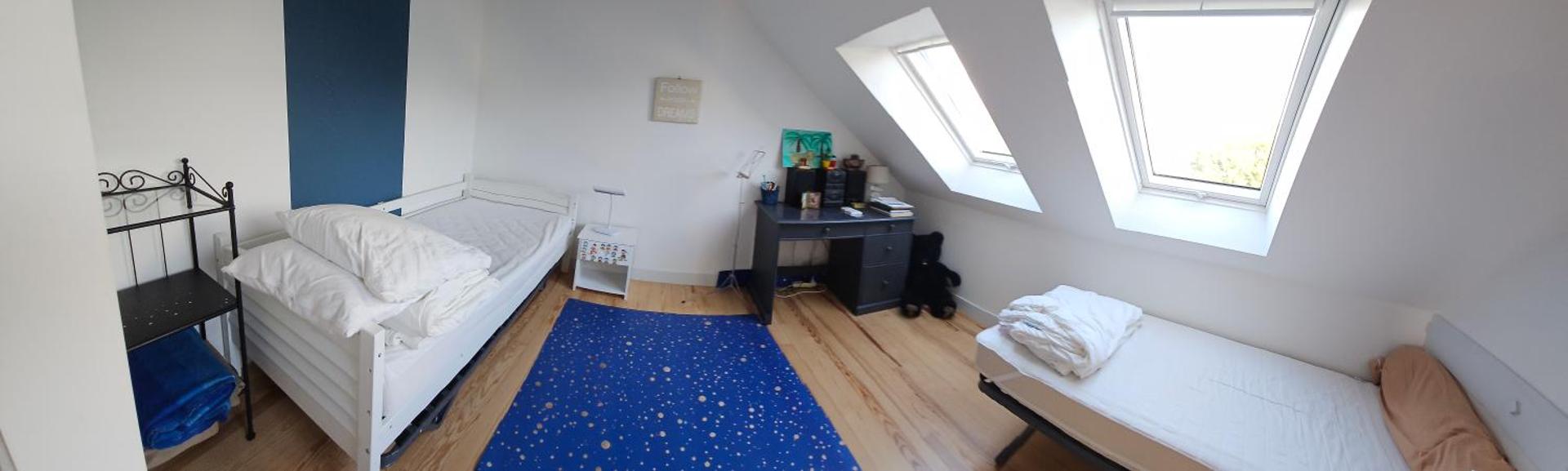 Deux maisons reunis par le jardin et sa cabine de plage, à 8min à pieds des plages et de l'océan