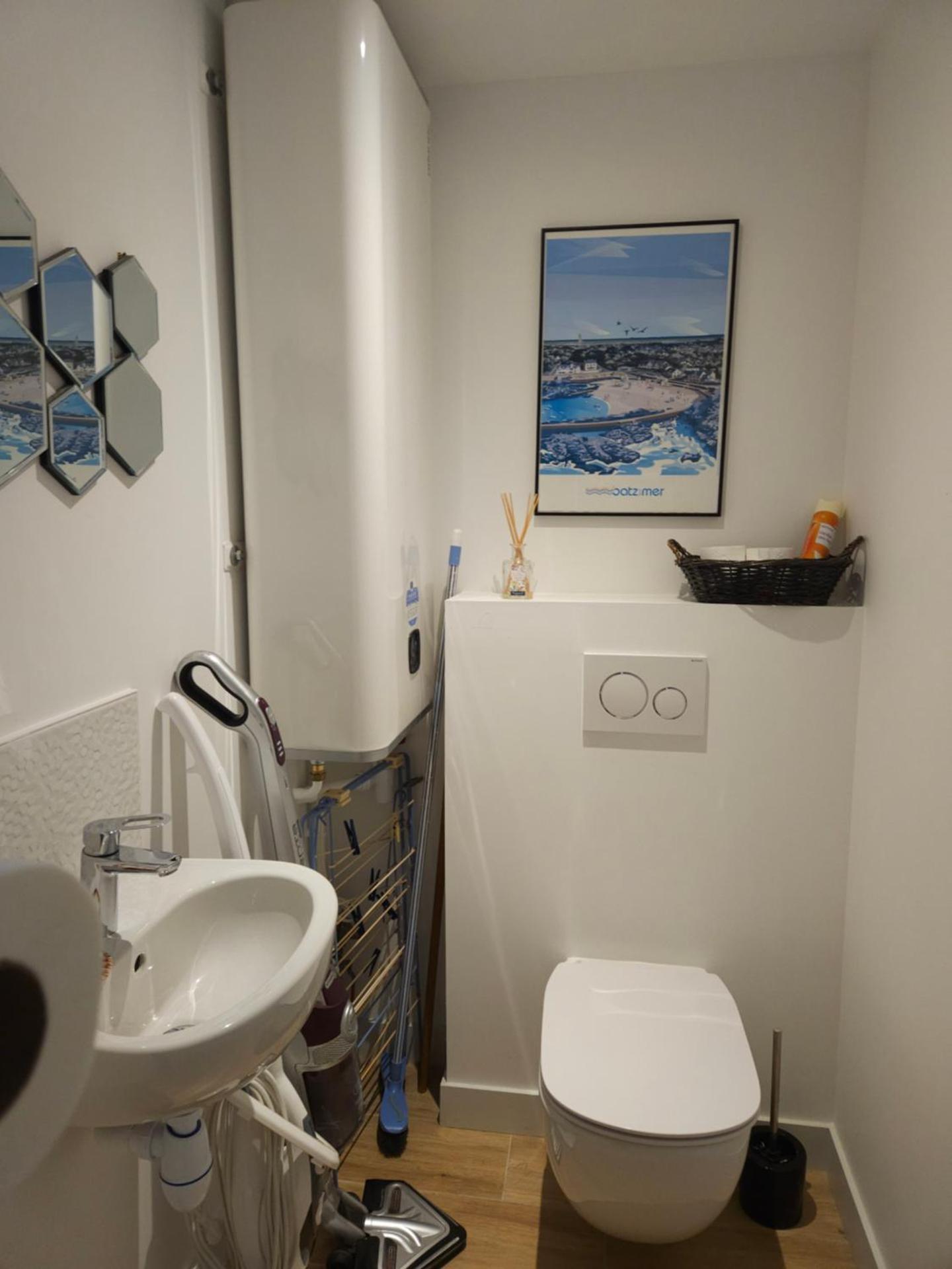 Deux maisons reunis par le jardin et sa cabine de plage, à 8min à pieds des plages et de l'océan