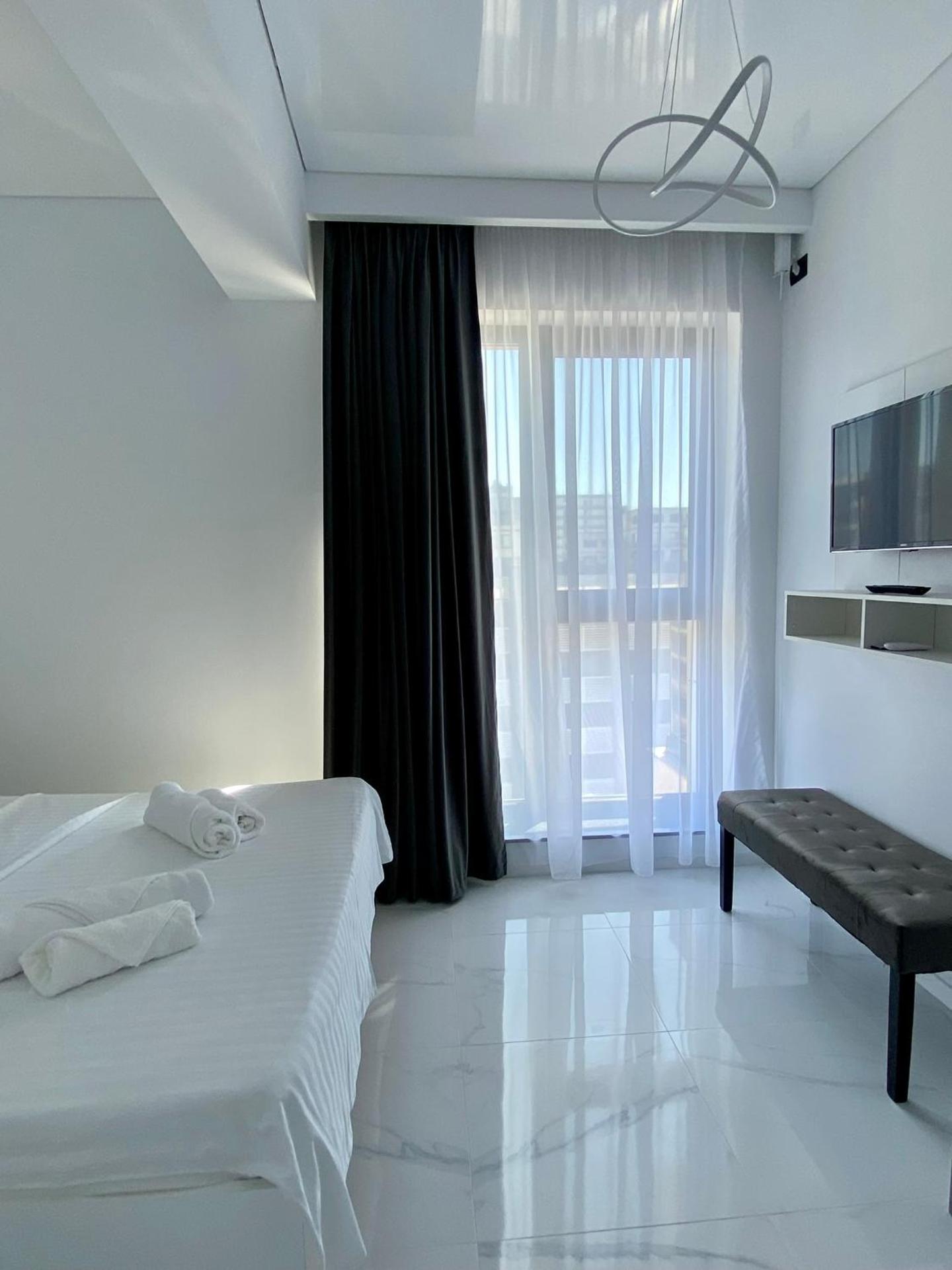 Studio503 by Allegio-Mamaia's Seaside Luxury near Finest Clubs & Beaches