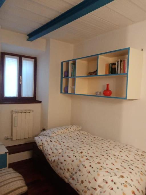 La Casa di Mezzo - The Middle House