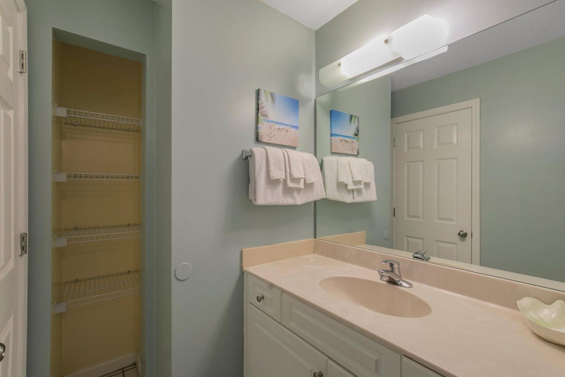 Tradewinds 001 by Vacation Homes Collection